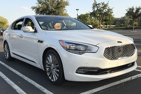 2017 KIA K900